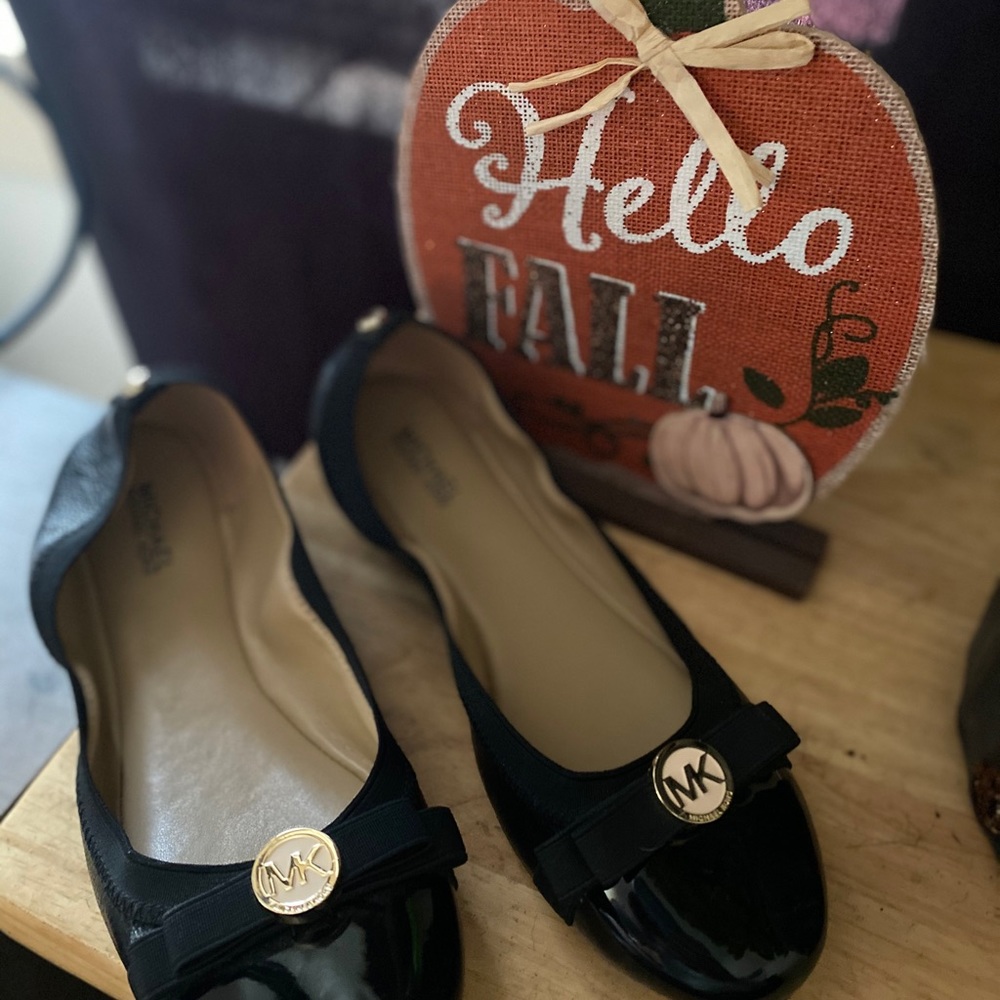 Michael Kors flats